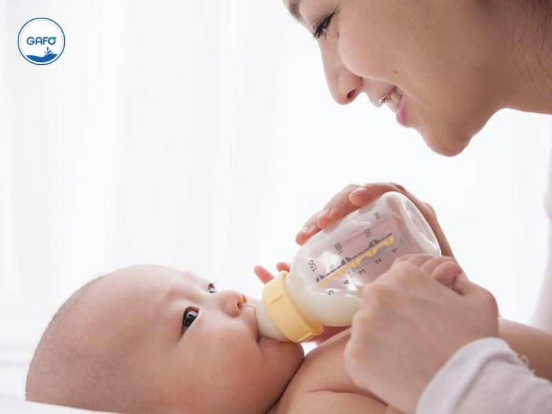 Cách pha sữa non cho trẻ sơ sinh đơn giản, dễ làm nhất