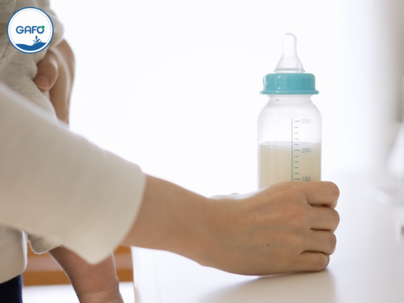 Có nên cho bé uống sữa organic?