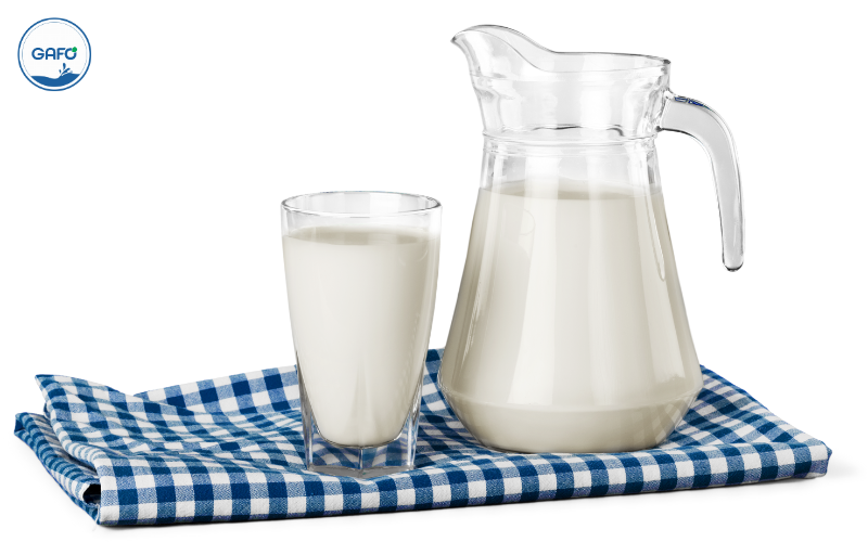 Trẻ 3 tuổi trở lên nên uống sữa bột hay sữa tươi?