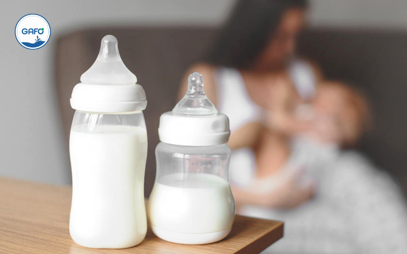 Nguyên nhân trẻ sơ sinh uống sữa công thức không tăng cân