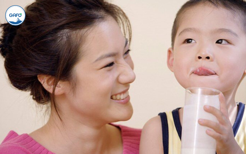 Trẻ em có dùng sữa thảo mộc được không?