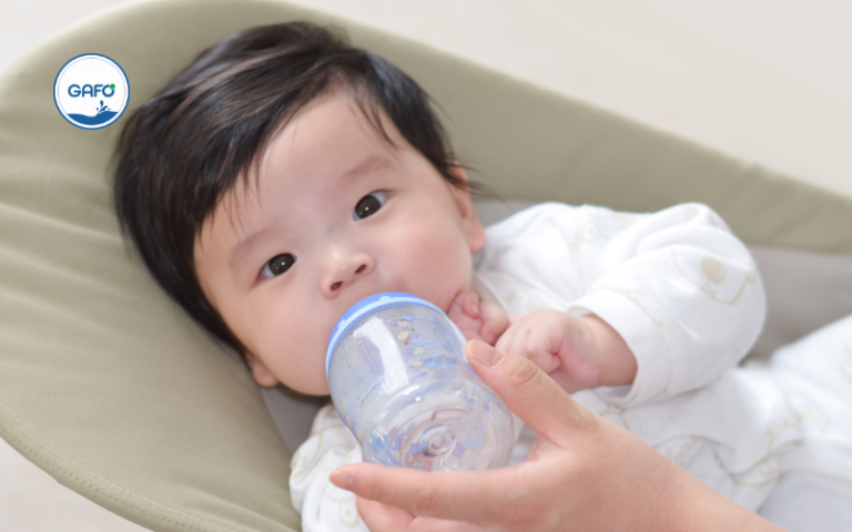 Trẻ uống sữa công thức có cần bổ sung canxi hay không?