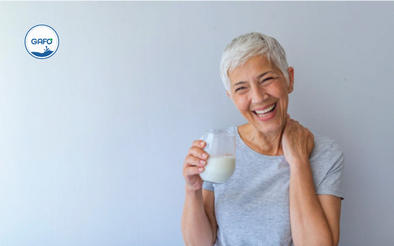Người già có thể uống sữa organic được không?